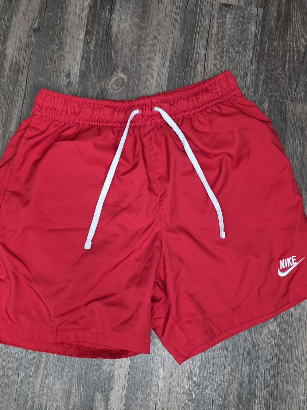 Nike Club Men’s Woven Flow Shorts Red